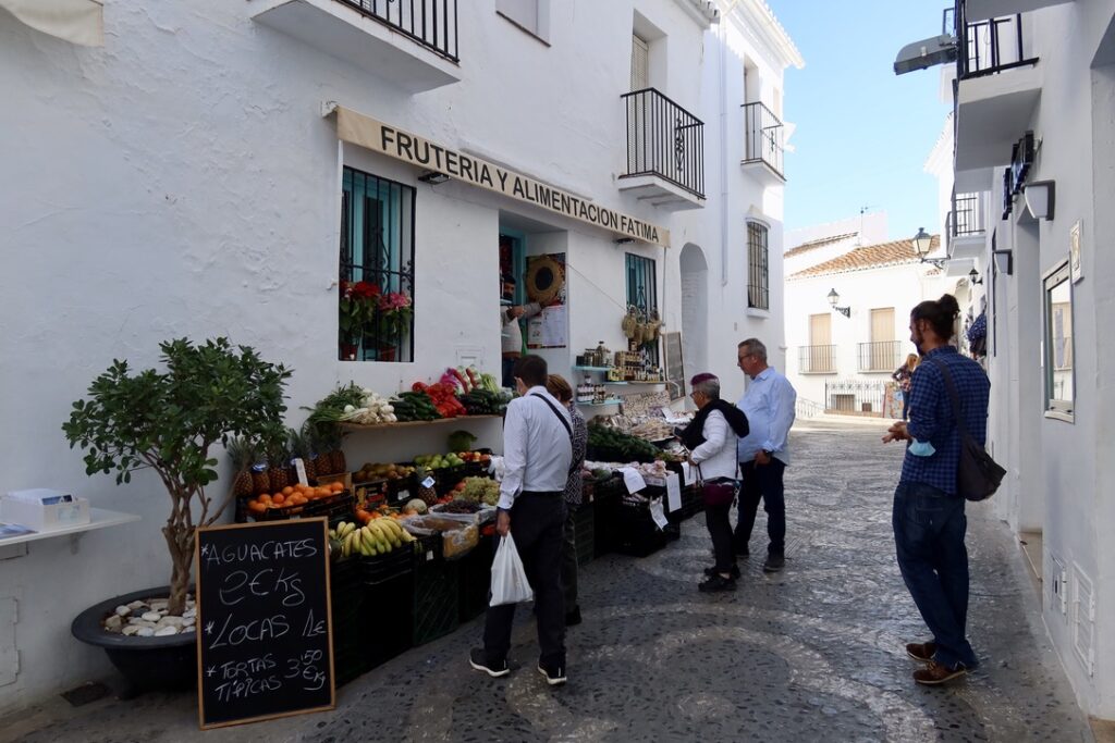 giliana, Andalucia's vakrest småsted som er kun 45 minutters kjøretur fra Malaga 